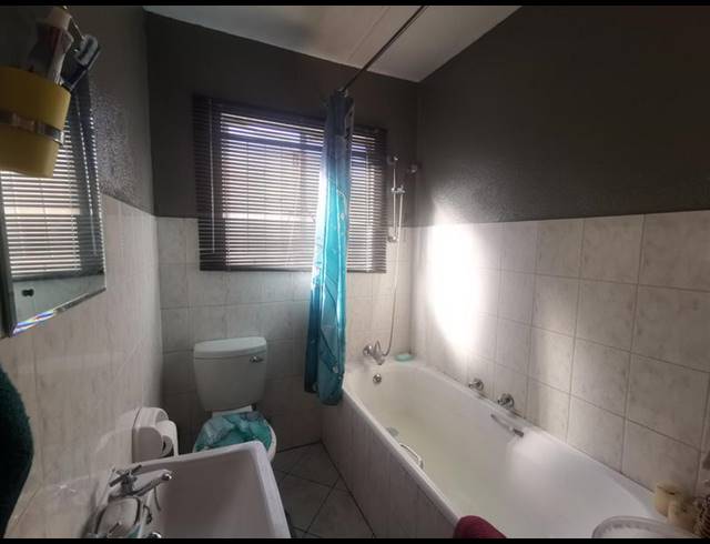 2 BEDROOM TOWNHOUSE FOR SALE IN PARKDENE